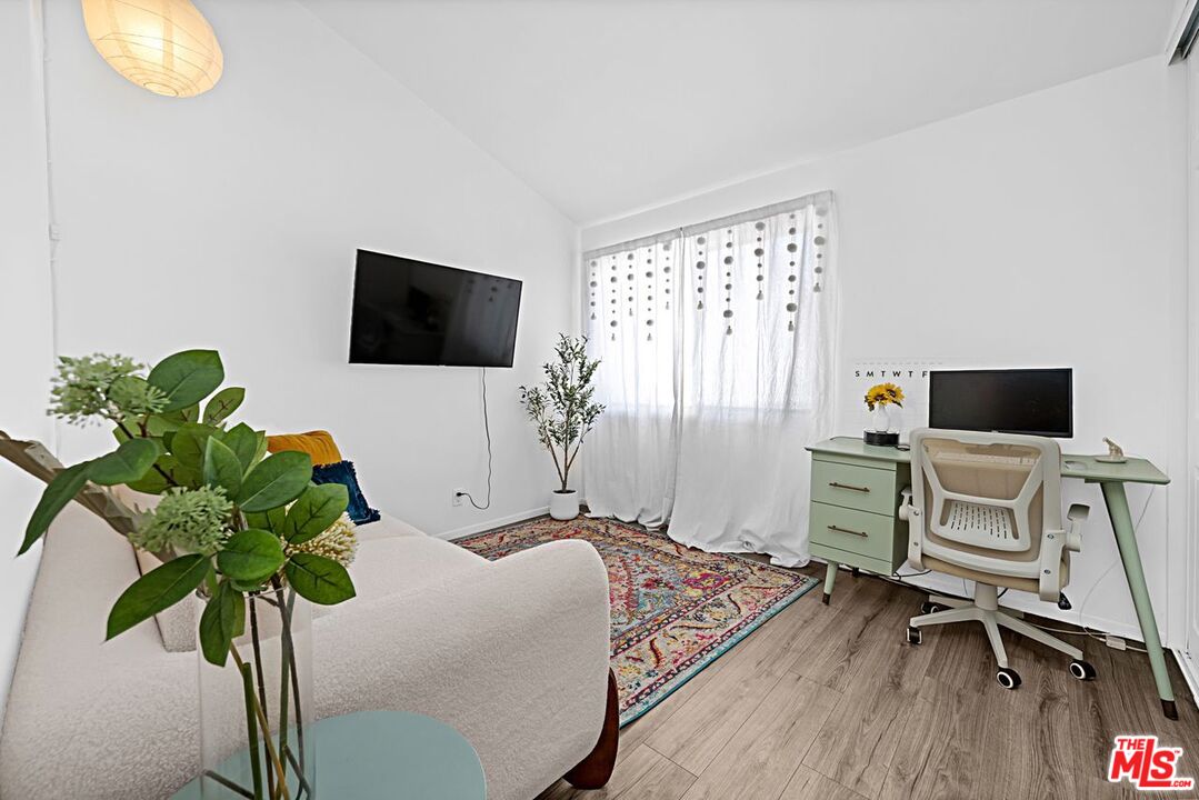 620 W Hyde Park Blvd Unit: 117