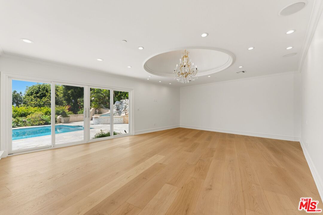 1725 Loma Vista Dr