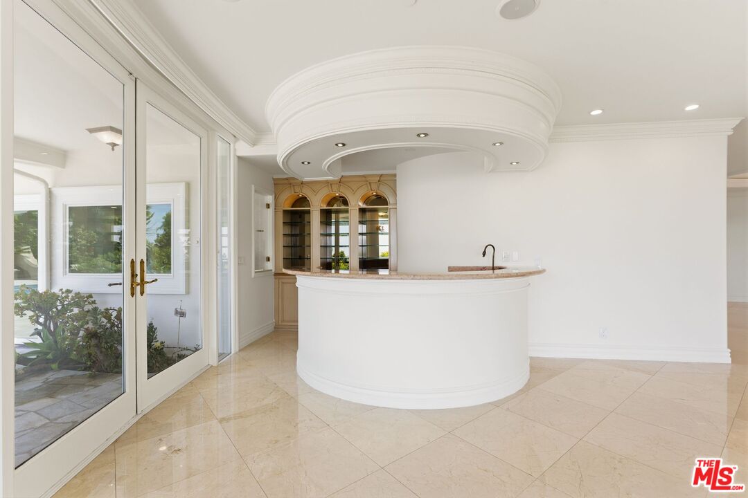 1725 Loma Vista Dr