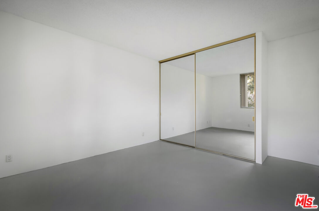 4411 Los Feliz Blvd Unit: 202