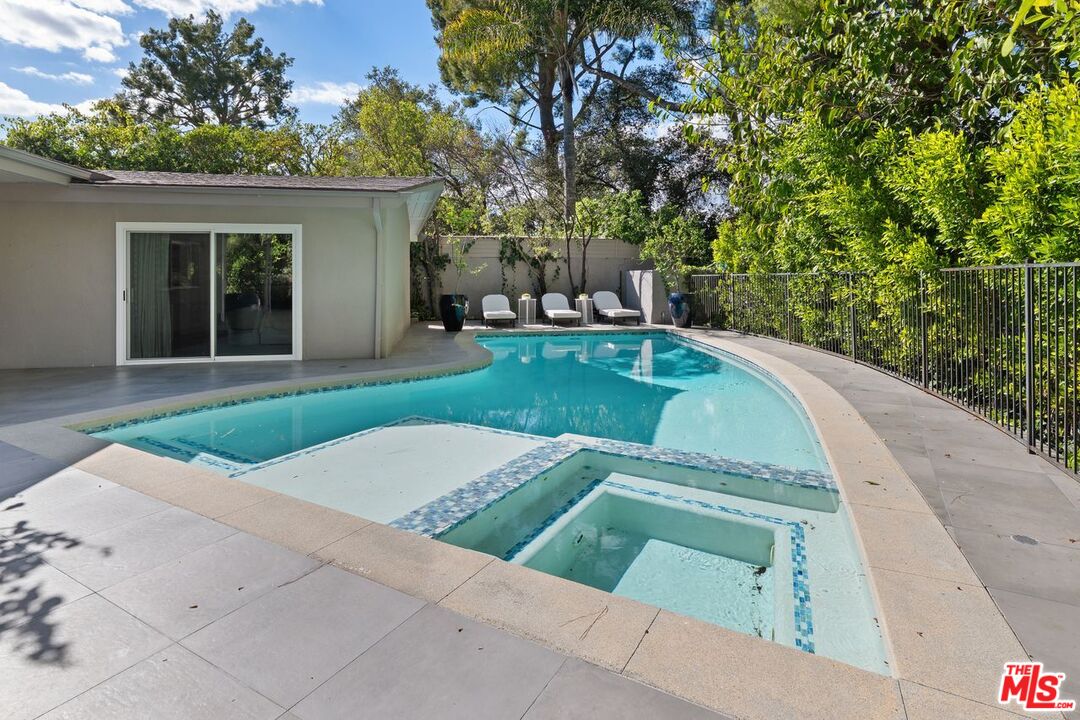 15831 Tobin Way