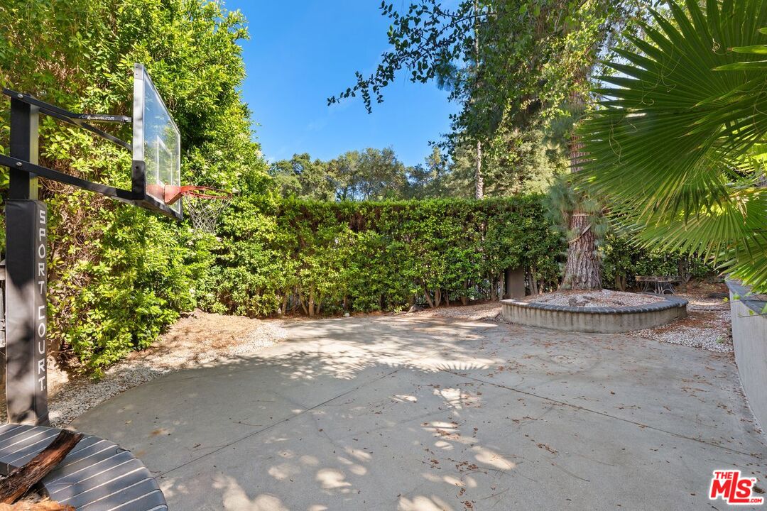 15831 Tobin Way