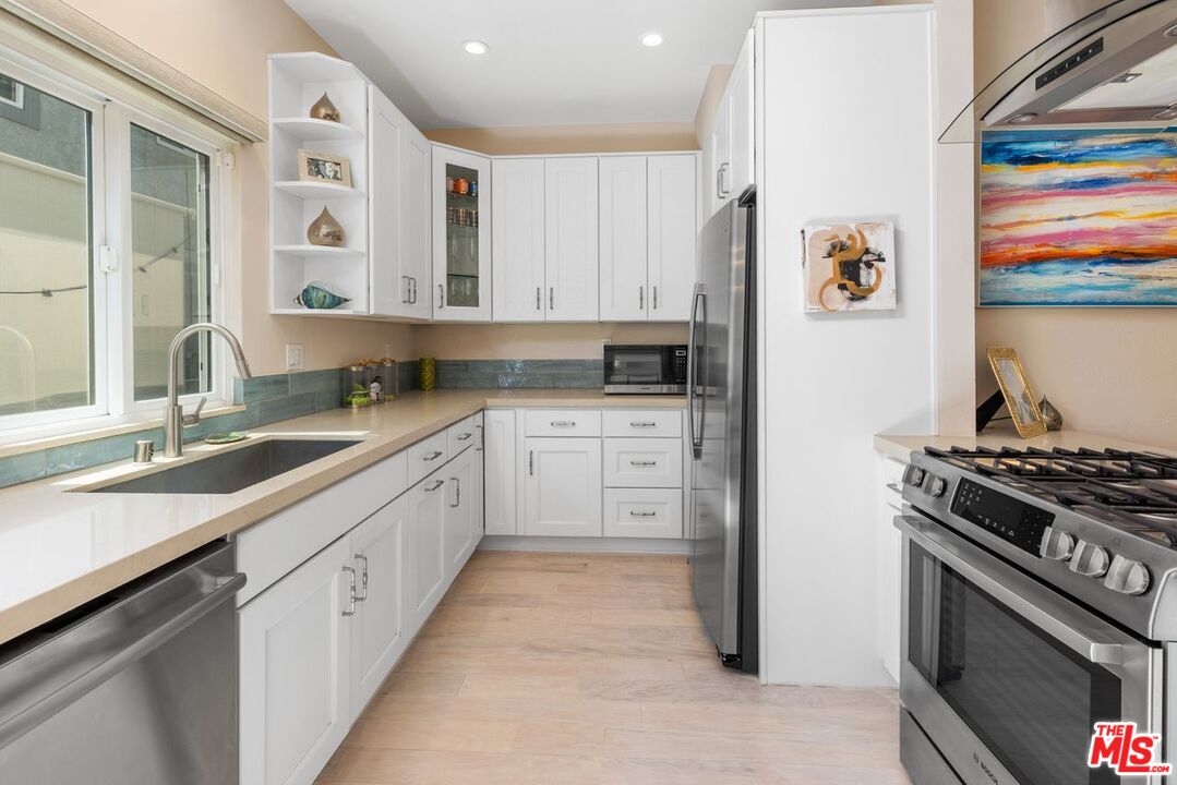 2613 6th St Unit: 3