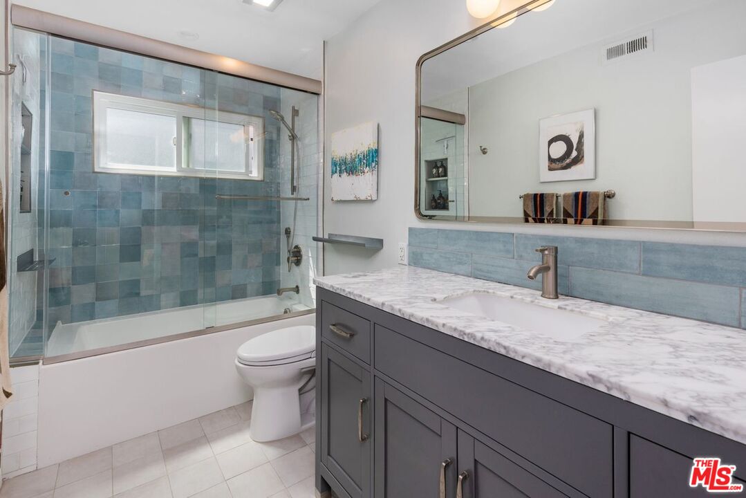 2613 6th St Unit: 3