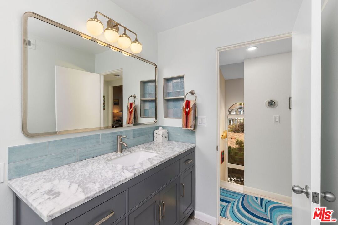 2613 6th St Unit: 3