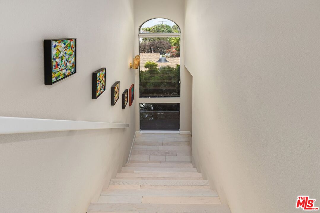 2613 6th St Unit: 3