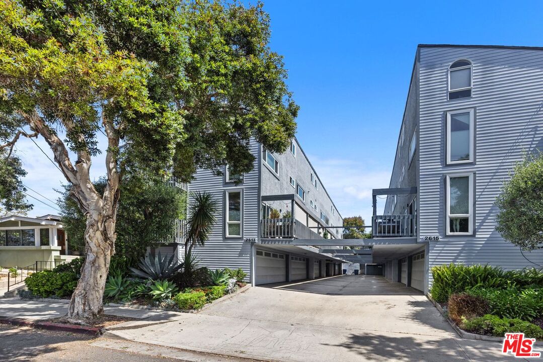 2613 6th St Unit: 3