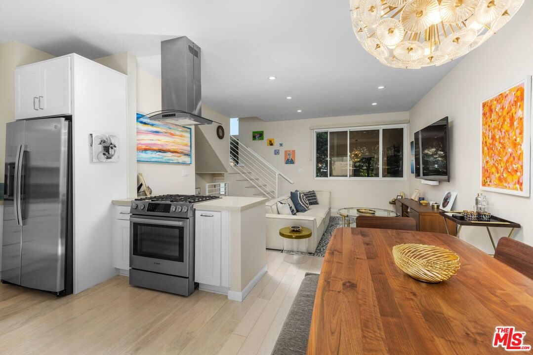 2613 6th St Unit: 3
