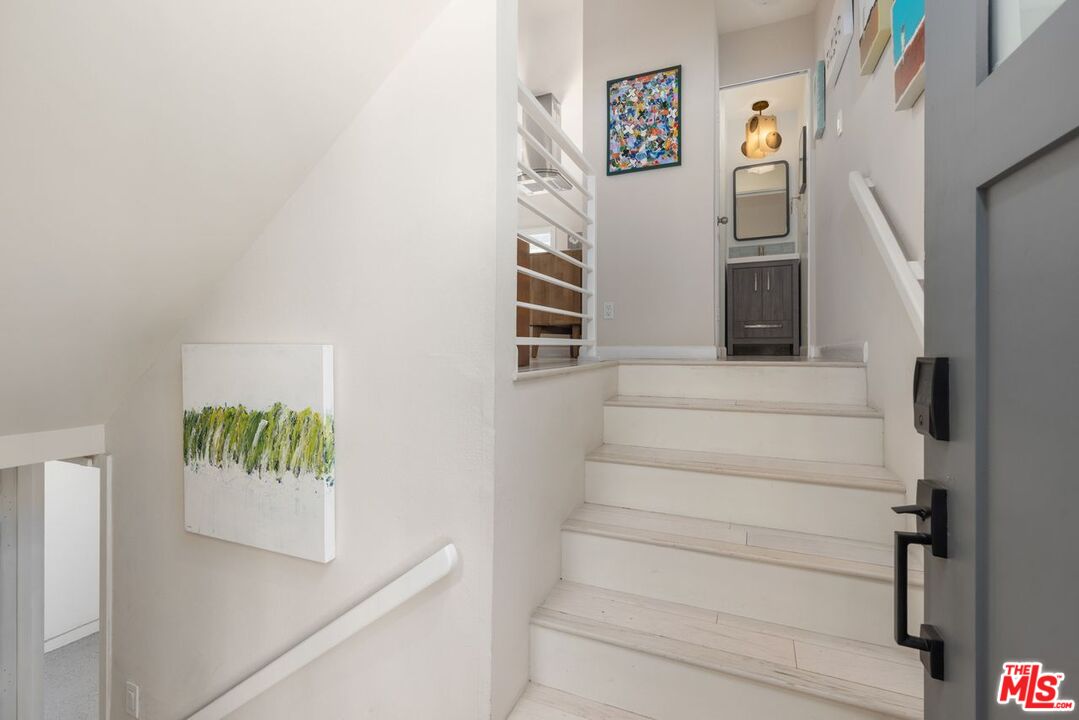 2613 6th St Unit: 3