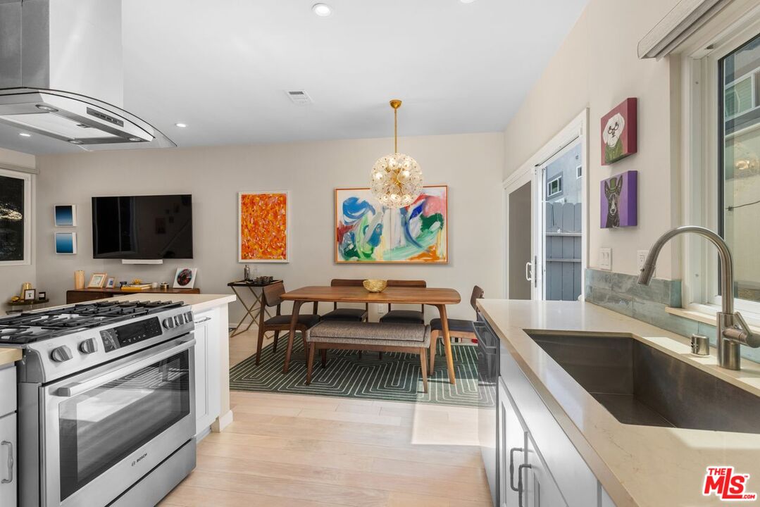 2613 6th St Unit: 3