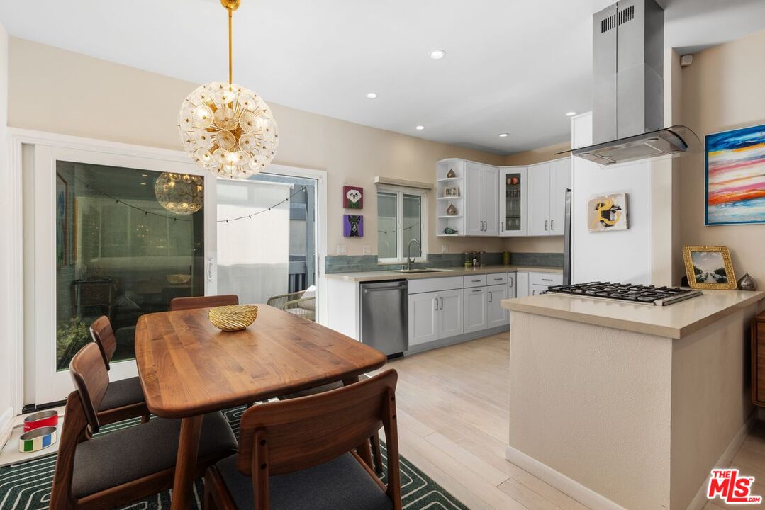 2613 6th St Unit: 3