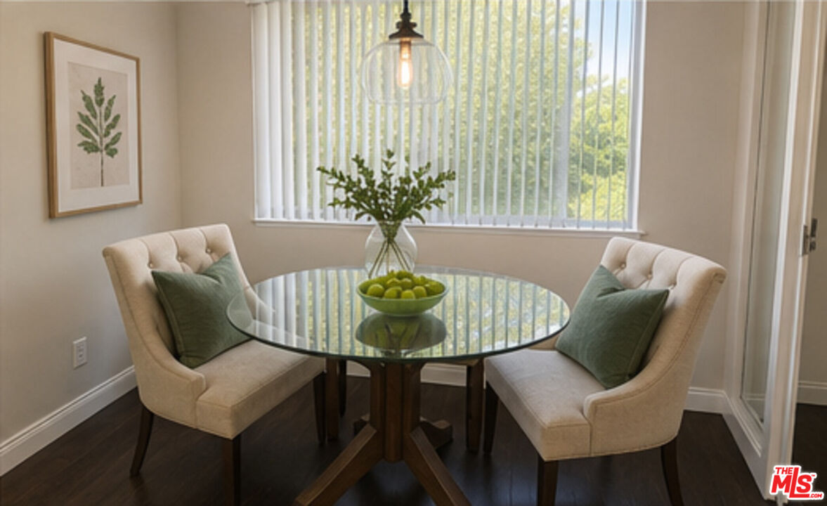 412 N Palm Dr Unit: 302