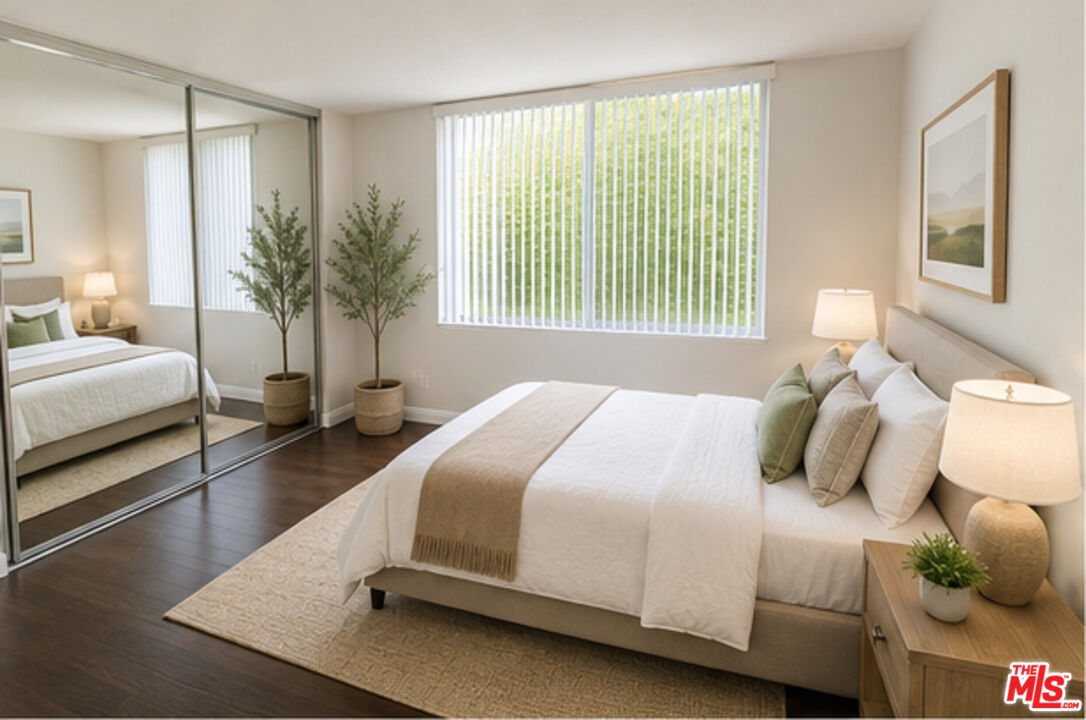 412 N Palm Dr Unit: 302
