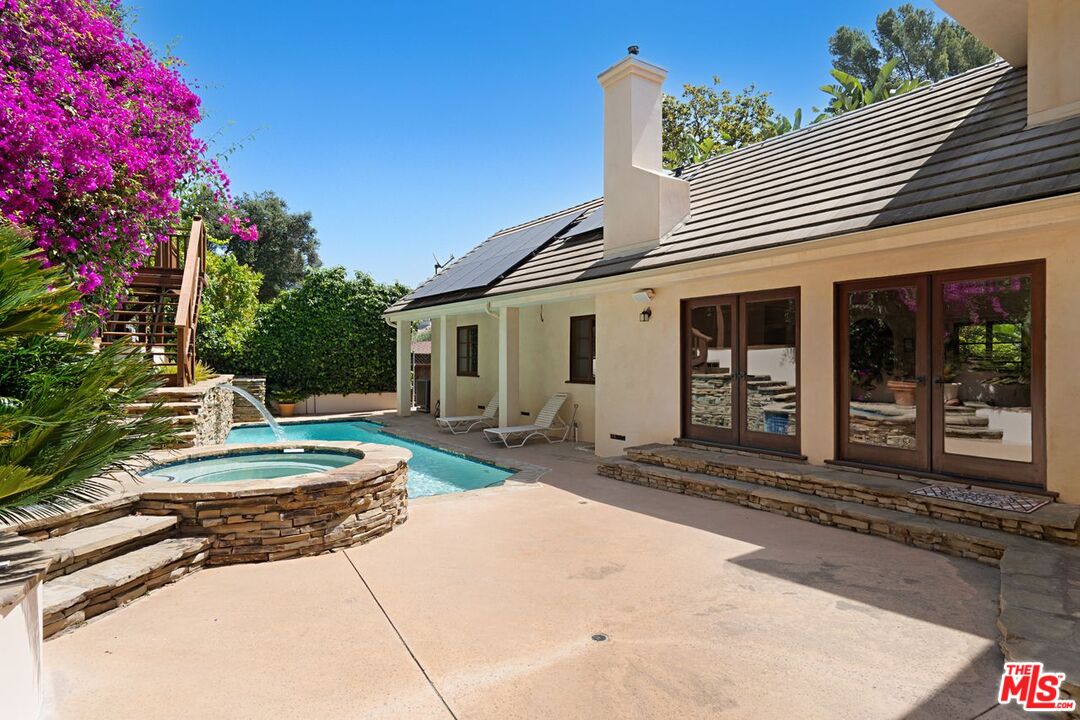 3645 Longview Valley Rd