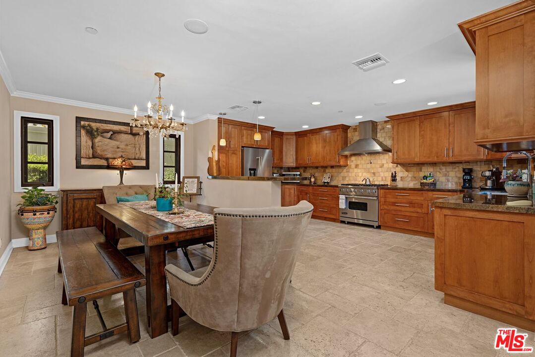 3645 Longview Valley Rd