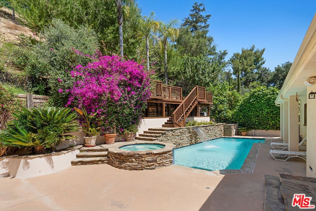 3645 Longview Valley Rd