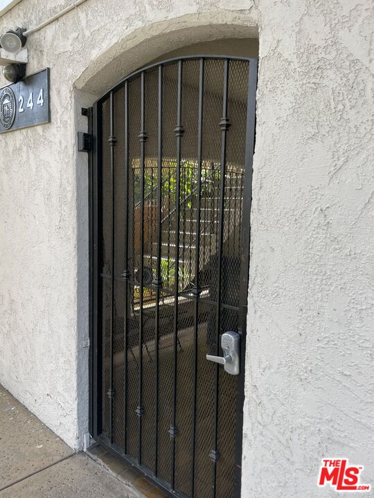 244 S La Fayette Park Pl Unit: 205