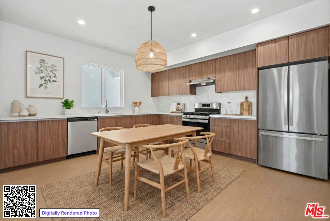 1717 Winona Blvd Unit: 204
