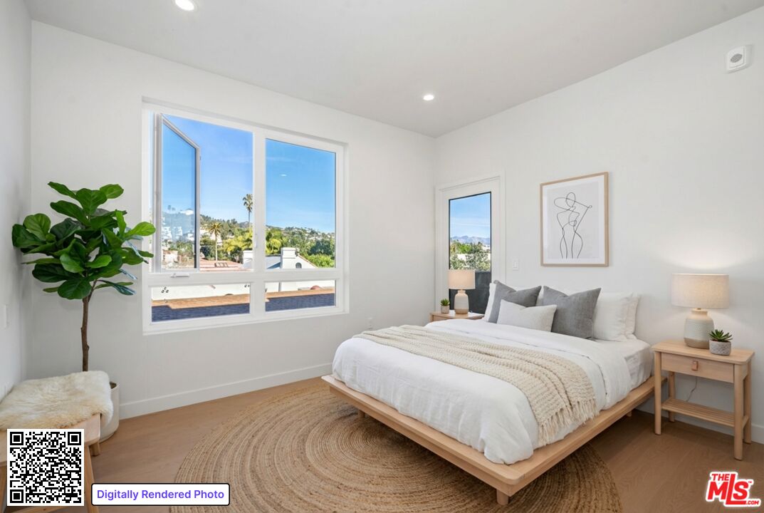 1717 Winona Blvd Unit: 204