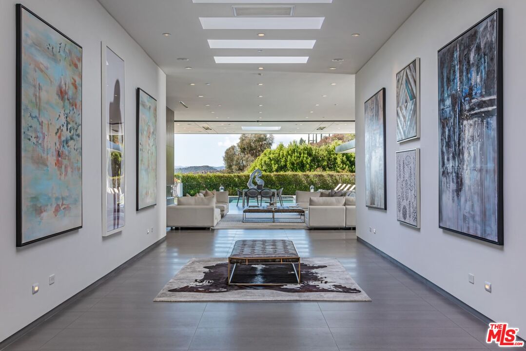 2002 LOMA VISTA DR