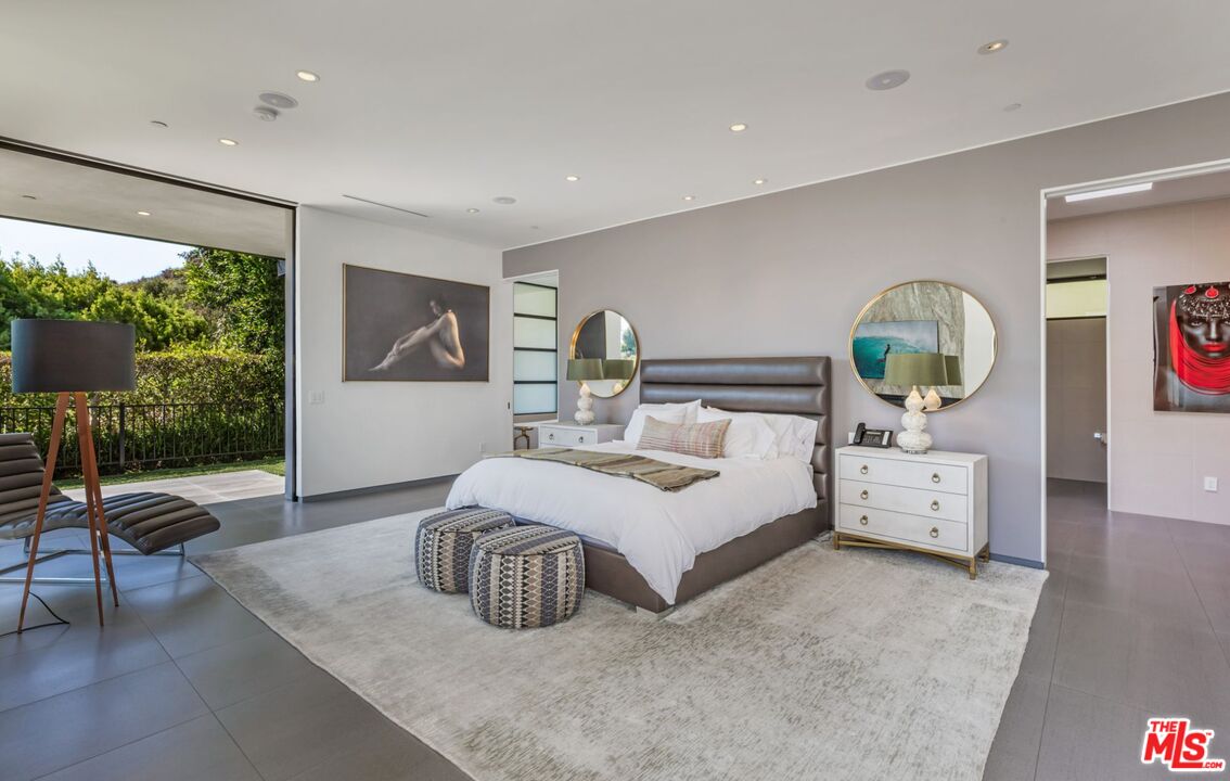 2002 LOMA VISTA DR