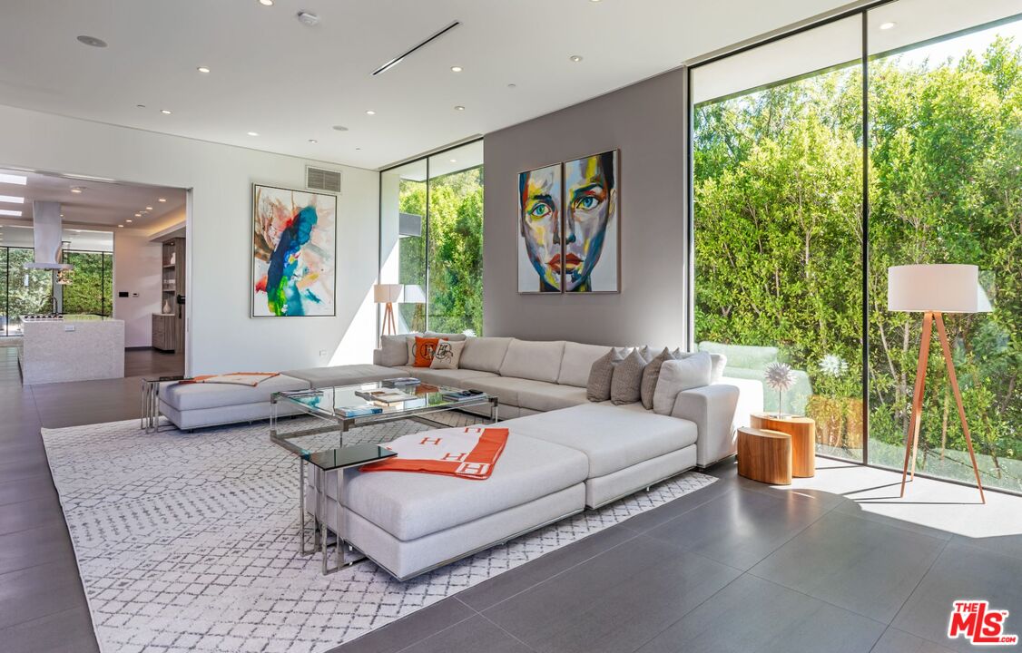 2002 LOMA VISTA DR