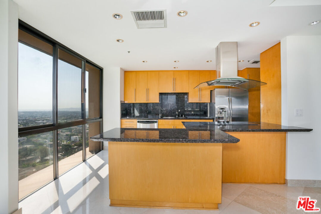 10750 Wilshire Blvd Unit: 1602