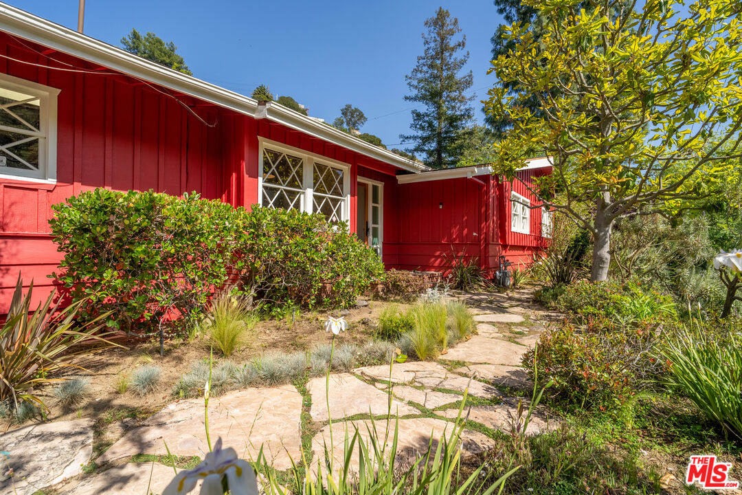 2524 Laurel Pass