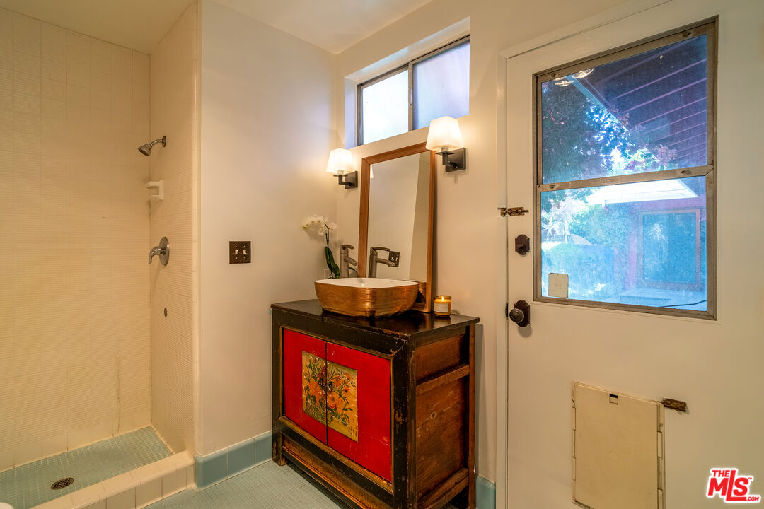 2524 Laurel Pass