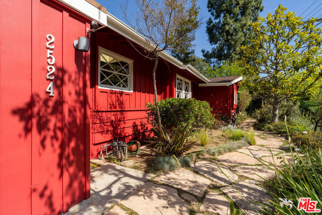 2524 Laurel Pass