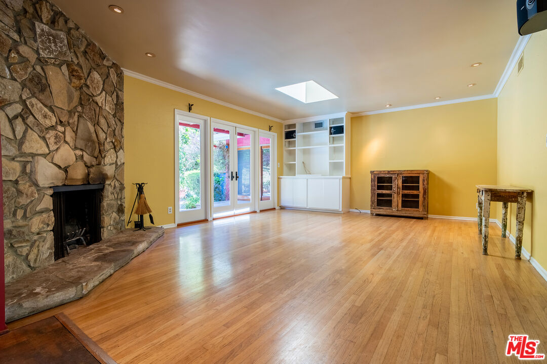2524 Laurel Pass