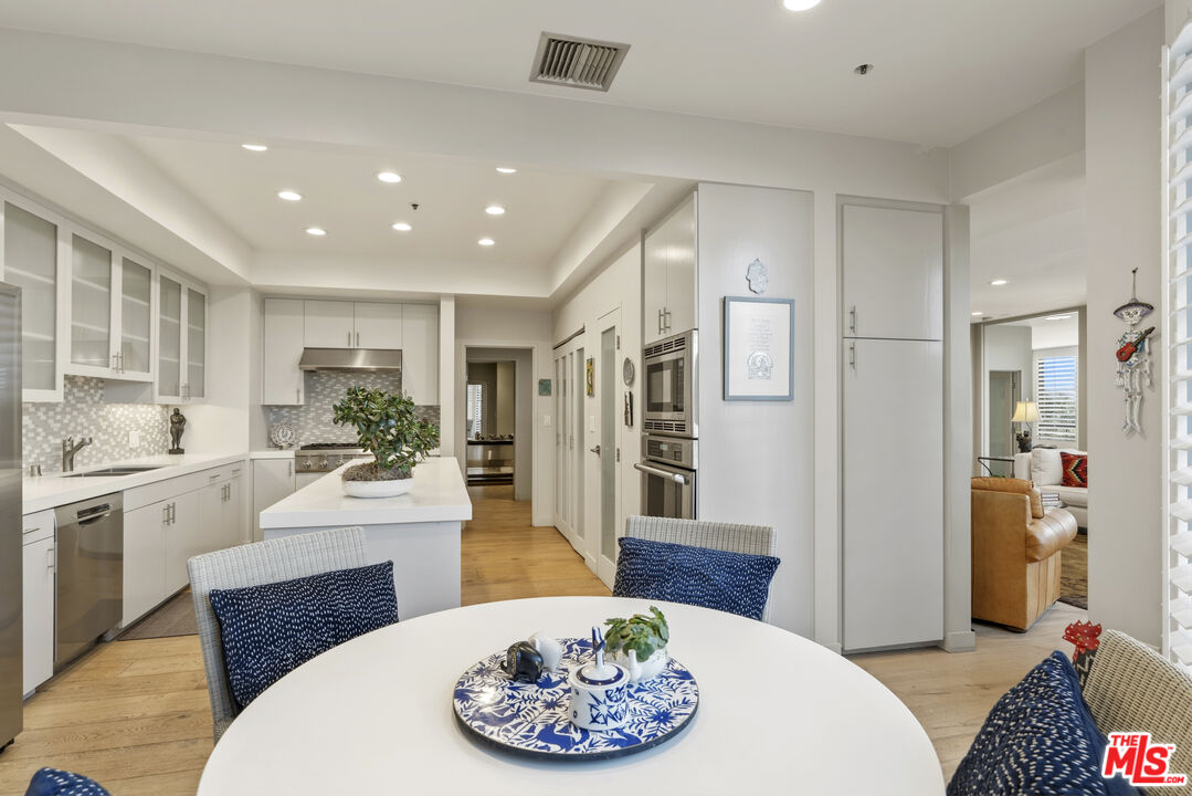 10430 Wilshire Blvd Unit: 305