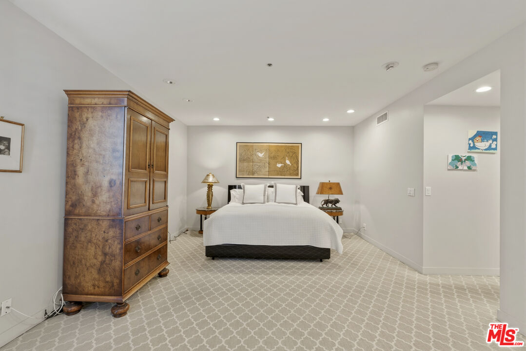 10430 Wilshire Blvd Unit: 305