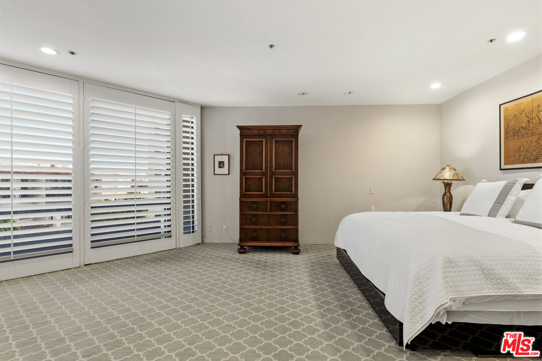 10430 Wilshire Blvd Unit: 305