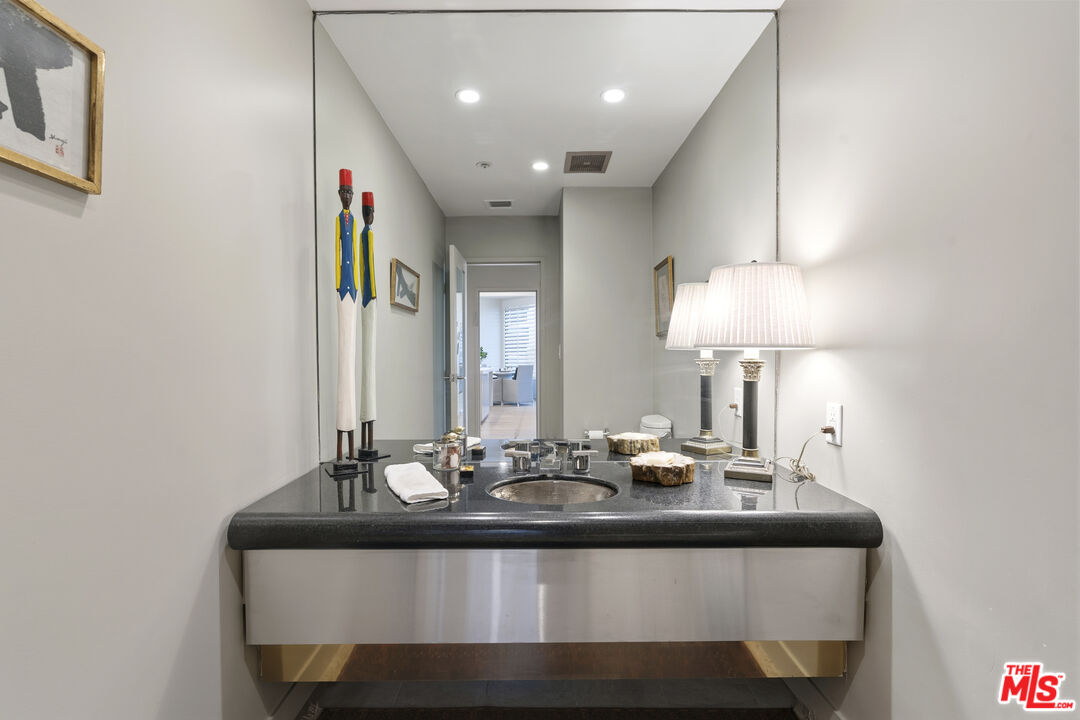 10430 Wilshire Blvd Unit: 305