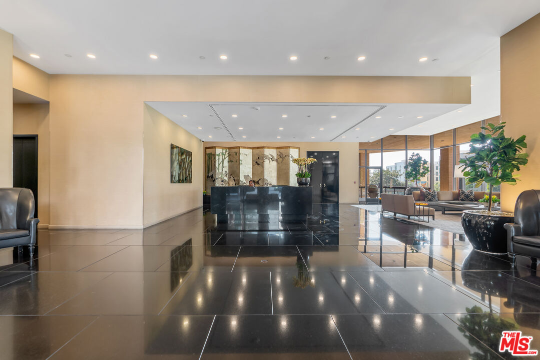 10430 Wilshire Blvd Unit: 305