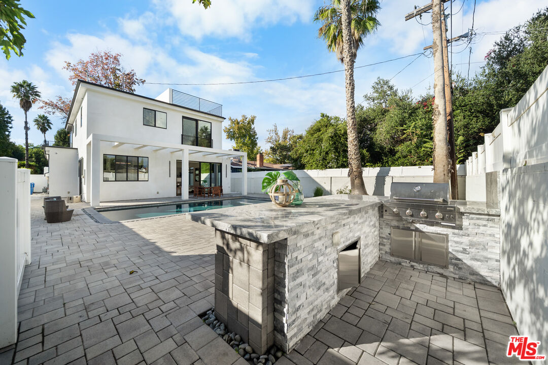 5812 Willis Ave