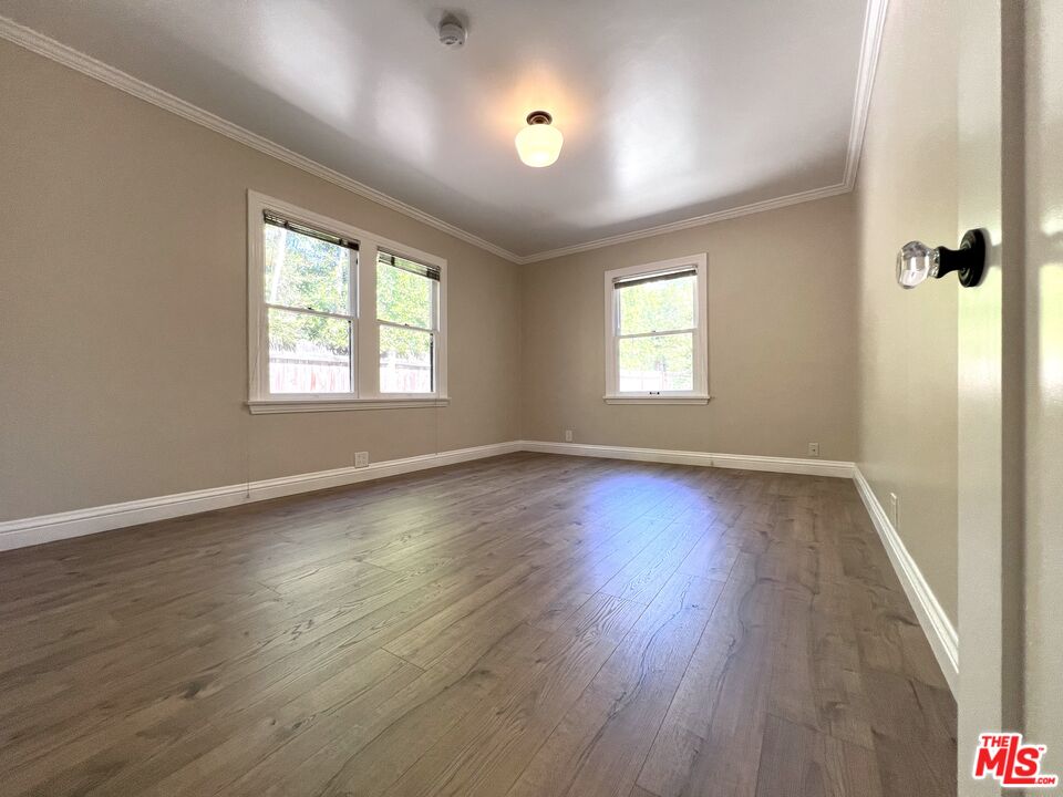 810 N HARPER AVE