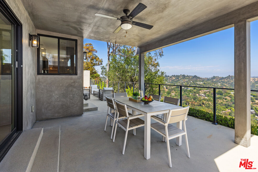 2728 Angelo Dr