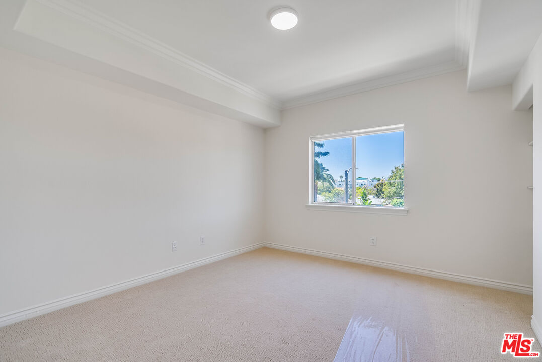 3328 Oakhurst Ave Unit: 207