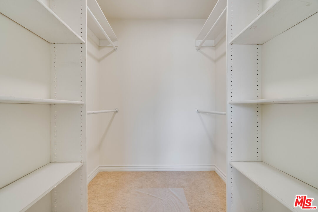 3328 Oakhurst Ave Unit: 207