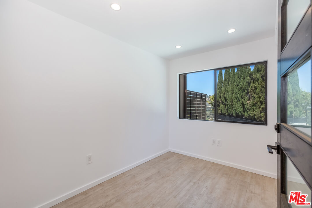8012 Zeus Dr