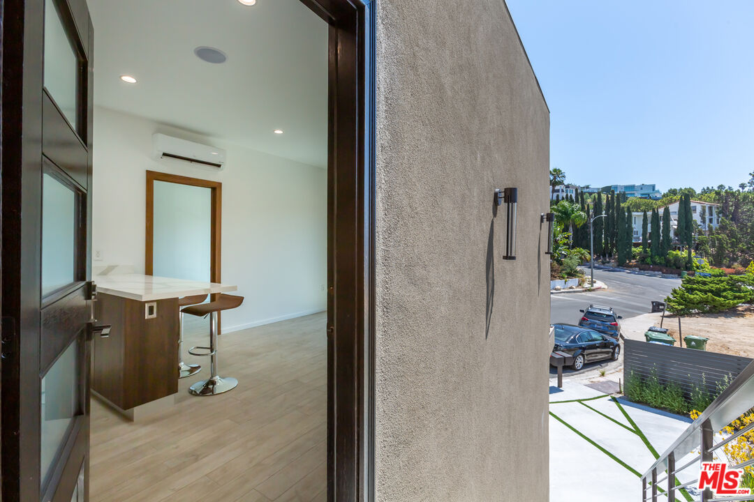 8012 Zeus Dr