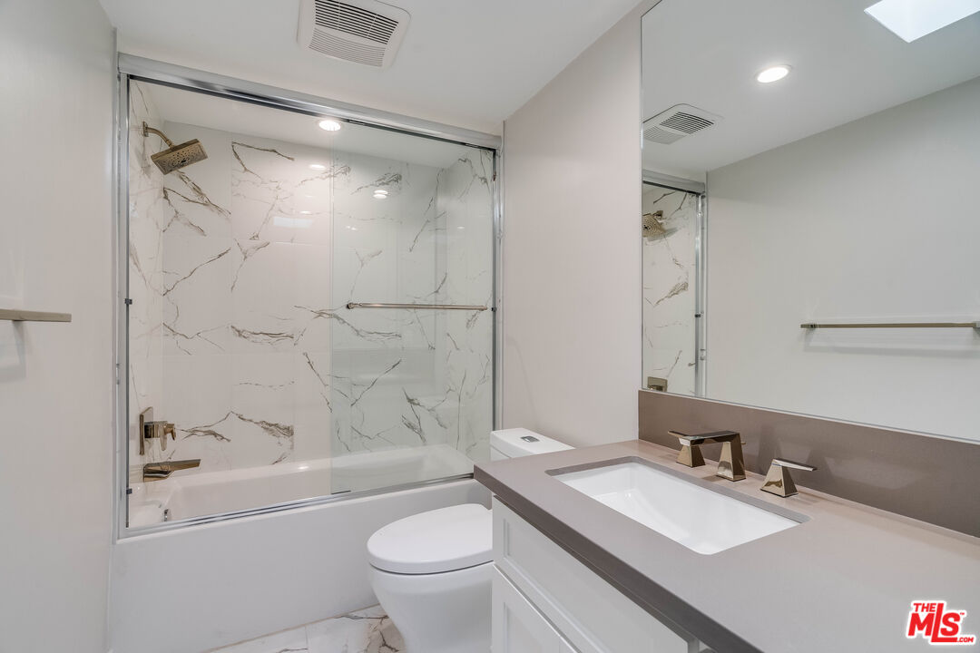 1470 Rexford Dr Unit: 302