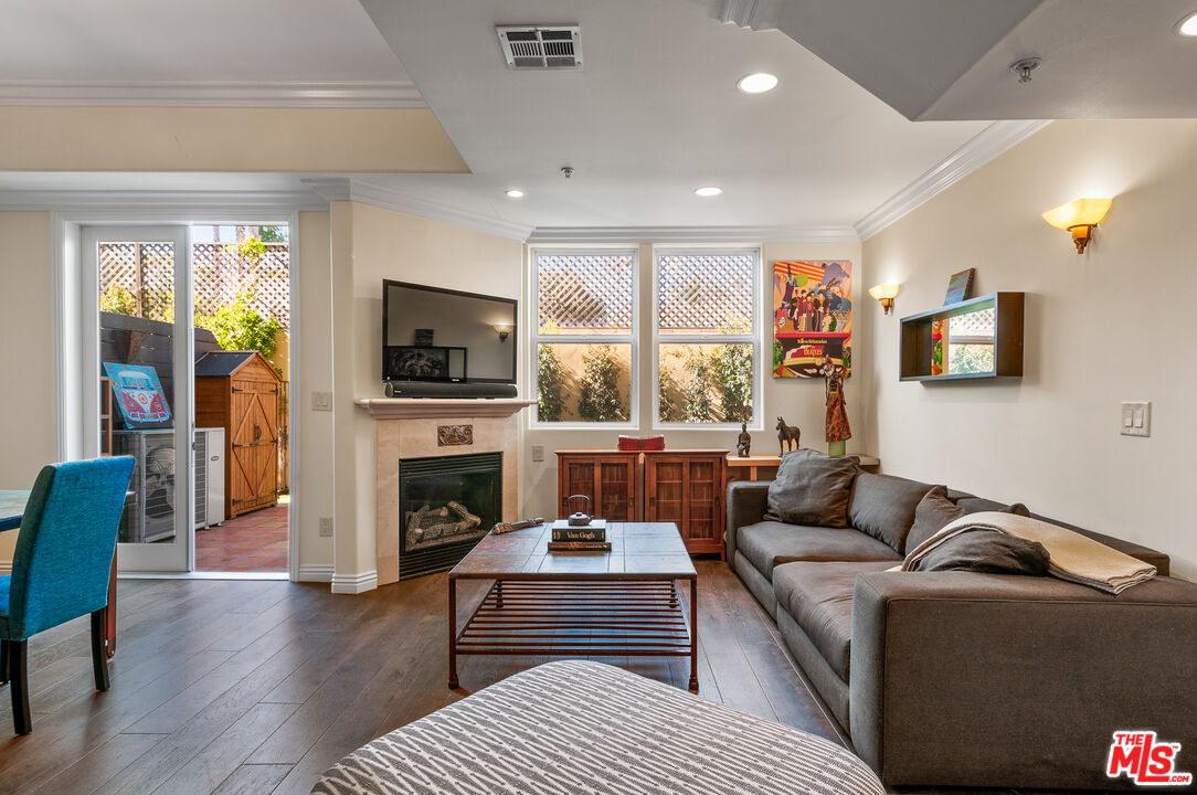 1050 N Edinburgh Ave Unit: 103