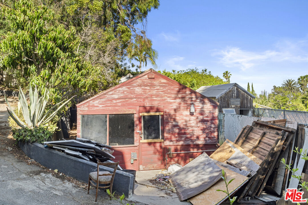 1830 N Sierra Bonita Ave