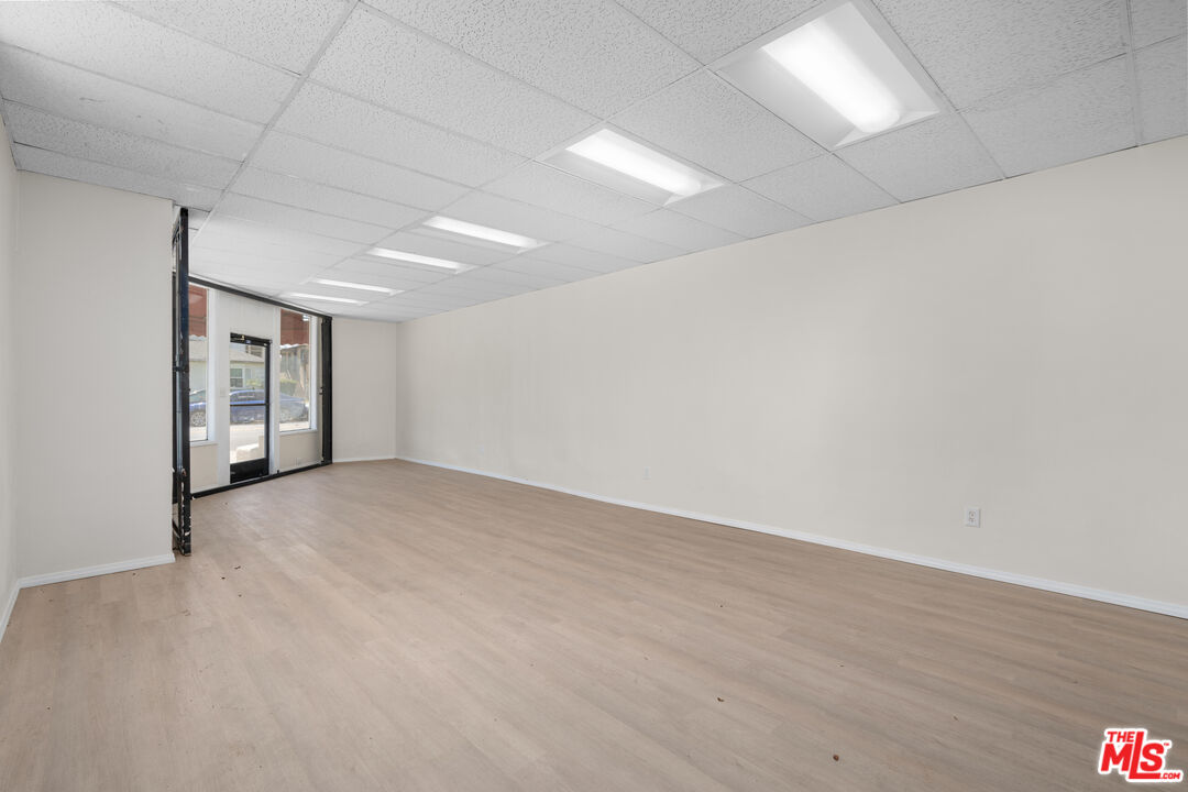 12035 Magnolia Blvd