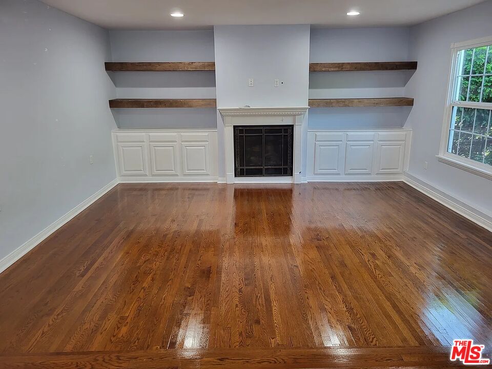 12035 Magnolia Blvd