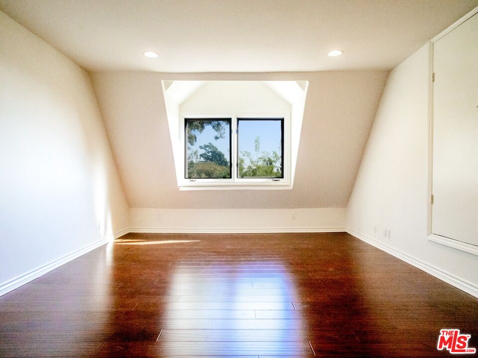 2239 VISTA DEL MAR PL
