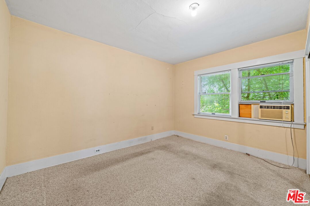 105 El Nido Ave